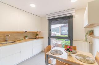 Gran chalet con amplio jardín próximo a Pamplona - 7