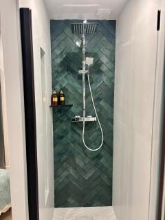 Grand appartement haut de gamme avec baignoire - 5