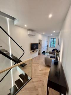 Grand appartement haut de gamme avec baignoire - 1