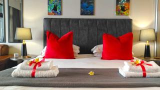 Menlyn Maine Residences - Superior king - Paris apartment - 8