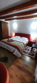 Cabana Ollie Retezat - 1