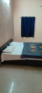 Shri Girraj Guest House - 3