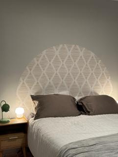 Winnipeg cozy 2 bed 1 bath home - 10 min drive to HSC - 9