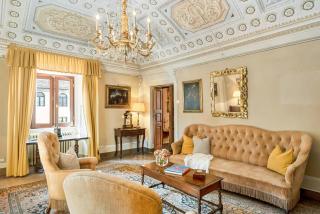 Historic Villa With Natural Pool In Pontremoli - 1