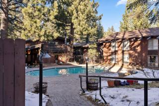 2BR Overlooks Shared Pool Near Gondola & Village - 9