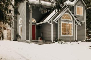 62SL - Hot Tub - WiFi - Fireplace - Pets Ok home - 9