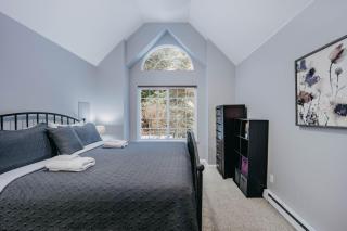 62SL - Hot Tub - WiFi - Fireplace - Pets Ok home - 1