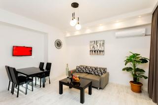 Square Garden Apartment - Tbilisi - 0