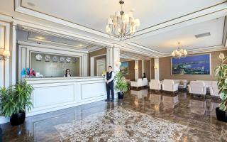 Boulevard Side Hotel - 4