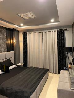 BLACKSTONE suites - 4