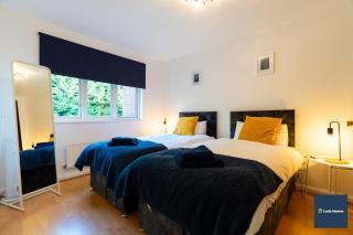 Camberley Spacious and Comfy 3 Bedroom Home, Next to Frimley Hospital with Parking - 6