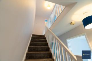 Camberley Spacious and Comfy 3 Bedroom Home, Next to Frimley Hospital with Parking - 5