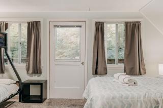 49SL - Hot Tub - WiFi - Fireplace - Sleeps 10 home - 3