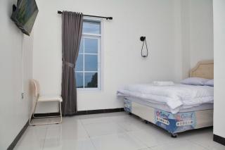Clarissa Guest House Cisarua Bandung - 0
