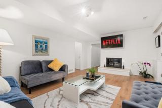 Peaceful Retreat Near Downtown Vancouver and Cypress - 2