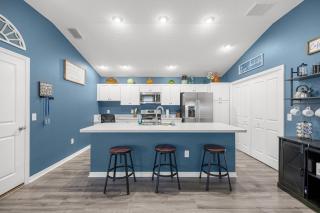 Luxe 2BR in The Villages, Mins to Eastport Town Square With Patio and Kingbed - 8