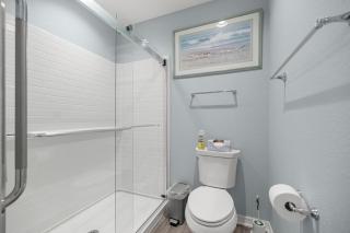 Luxe 2BR in The Villages, Mins to Eastport Town Square With Patio and Kingbed - 7