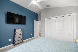 Luxe 2BR in The Villages, Mins to Eastport Town Square With Patio and Kingbed - 1