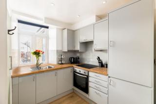 Town centre family 2 bed apartment - Pass the Keys - 8