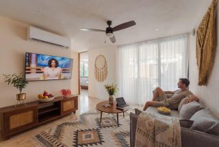 Modern 2BR Apartment - Jacuzzi Rooftop Pool & Gym - 7