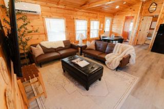 Cedar Wrapped Cozy Villa Cabin - 4 miles from Trails - 9