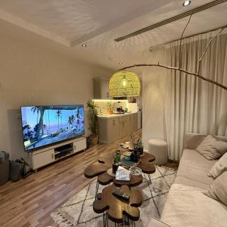 Charming Bohemian Apartment A Haven for Artists - 6