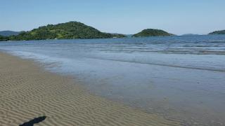 Fully Equipped Family Home Near the Beach - 8