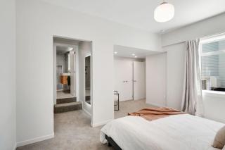 Luxury Town house with fabulous views - 9