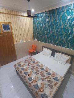 Hotel Sundaram Near Ram Mandir - 2