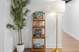 Stylish Forest Park Gem - Mins to Oak Park & Chicago - 6