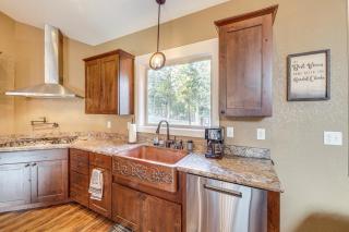 Deck and Views Scenic Group Getaway in Lakeside! - 5