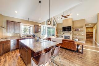 Deck and Views Scenic Group Getaway in Lakeside! - 3