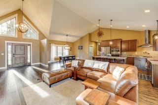 Deck and Views Scenic Group Getaway in Lakeside! - 1