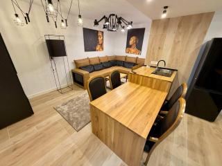 Luxury downtown studio by Managr - 2