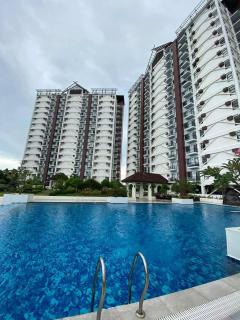Bears Den Cozy 1BR with balcony facing city and amenity near Mactan Airport - 2