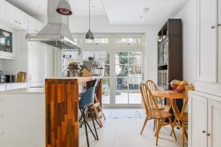 Stylish 3BDR Garden Home - 2