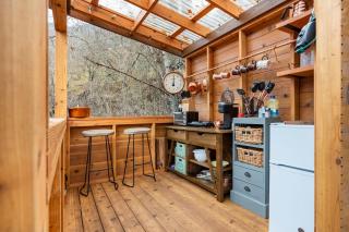 Creek-side Retreat - Glamping - 4