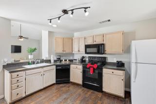 Luxe 3B Cozy, Spacious Home 5-Star Stay in Frisco - 8