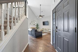 Luxe 3B Cozy, Spacious Home 5-Star Stay in Frisco - 4