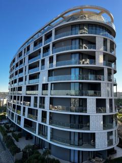 Elegant Ellipse Waterfall Luxury with Gym, Spa & Dining - 7