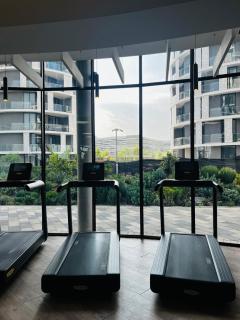 Elegant Ellipse Waterfall Luxury with Gym, Spa & Dining - 5