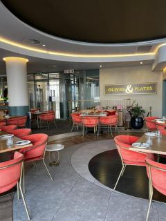 Elegant Ellipse Waterfall Luxury with Gym, Spa & Dining - 3