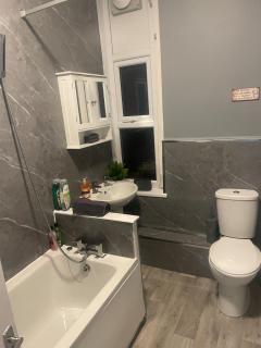 Affordable Luxury 3 Stunning Two Bed Apartment Sunderland close to City centre Hospital Crown Works Studio and Nissan - 4