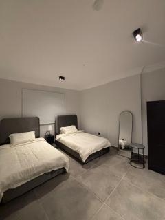 شقة فاخرة غرفة وصالة - 3