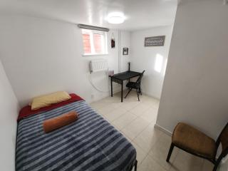 Affordable/Quiet Private Room - 0