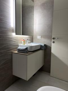 2BR Van Dyck Apartment with Stunning Sea View - 6