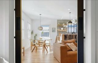 Stylish Three Bedroom Venice Home with Private Outdoor Space - 0