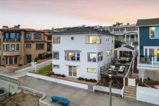 Classic Three Bedroom Beachfront Cottage on The Strand - 1