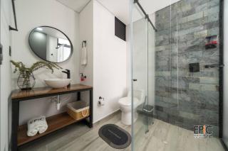 Epic Suite 512 Deluxe Airport - 7