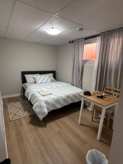 Comfy 2 Bedroom Basement suite - 5